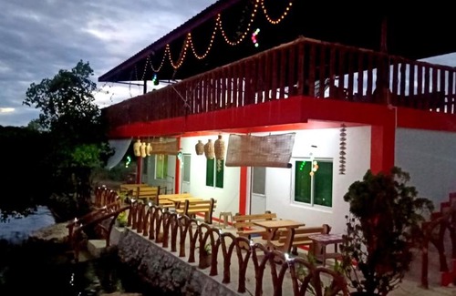 Alaminos House | Flamingo Room - Fan Only at Casa Bolo - 15mins to Hundred Island