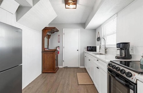 Flagler Beach Condo | Flamingo Suite | Bombora Suites | Steps To Flagler Beach