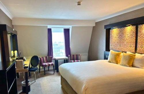 Roscoe Hotel | Flannery's Hotel