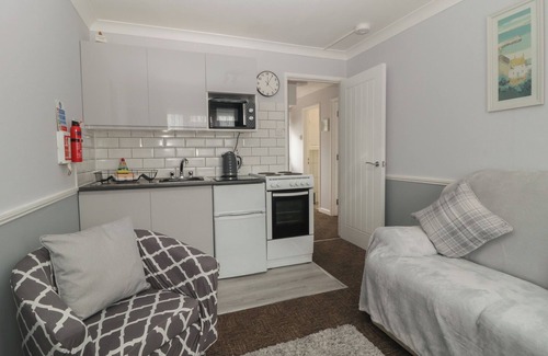 Roundham Cottage | FLAT 4, BIG TREE HOLIDAY FLATS, family friendly in Paignton