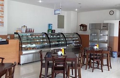 Mount Lavinia Apartment | Flat 5 - Fully Furnished Air-conditioned One Bedroom Apartment in Dehiwala