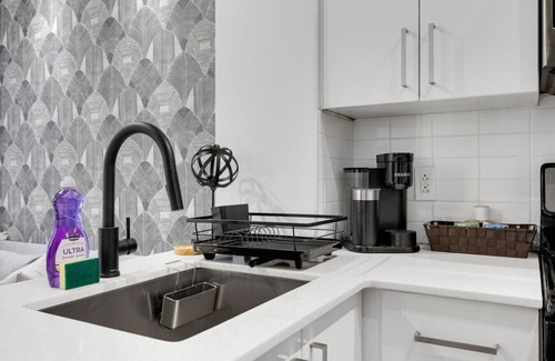 Milton Park Apartment | Flat at the Foot of the Mountain W/Parking