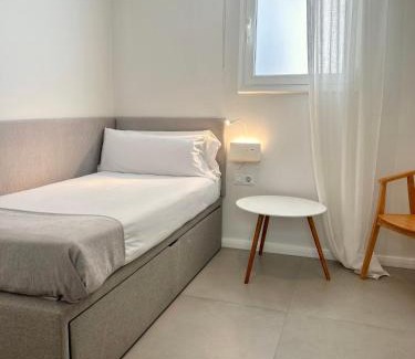 L'Antiga Esquerra de l'Eixample Apartment | Flat by Forgetmenot