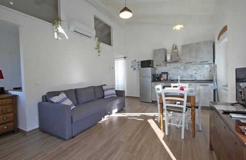 Pietrasanta Apartment | Flat for 4 - WiFi - A/C - 6 Km from the sea