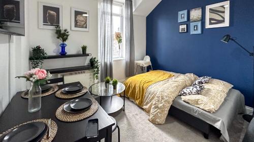Dumbarton Apartment | Flat for 6 guests near Glasgow, Loch Lomond