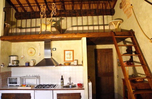 Monteleone d'Orvieto Apartment | Flat Il Fienile Del Sole, Wifi, Perugia