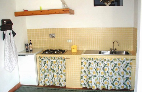 Montelupo Fiorentino Apartment | Flat in a winery in Montespertoli, A/C,Wi-Fi, swimming pool,children friendly,Gi