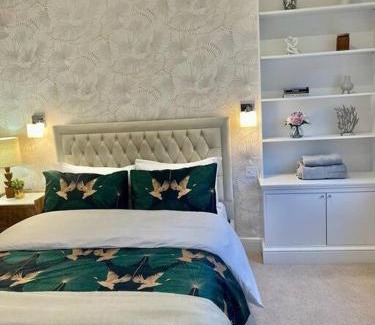 Holland Park Apartment | Flat in the heart of Holland Park