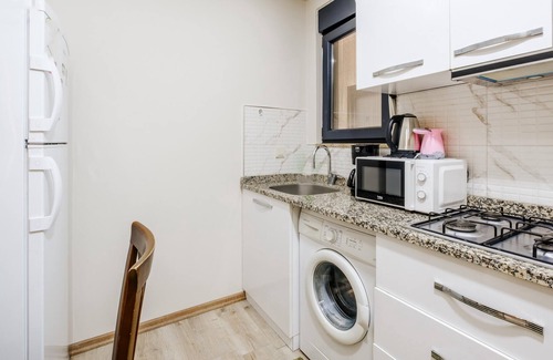 Goynuk Apartment | Flat w Balcony 5 min to Beach in Kemer