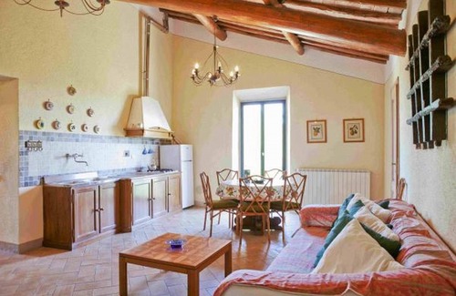San Donato a Livizzano Apartment | Flat with A/C in a Tuscan winery, Wi-Fi, swimming pool,children friendly,sleep 5