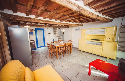 Massa Apartment | Flat with terrace,A/C, Wi-Fi, pool, e-car charging station, family friendly