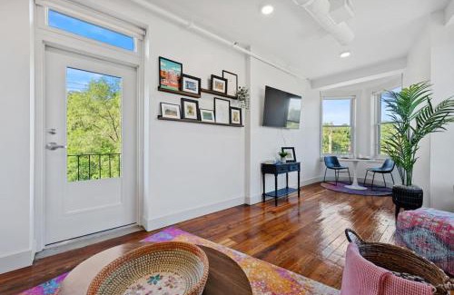 Mount Auburn Apartment | Flatiron Bldg - Views - Amazing Cafe - Near to ALL