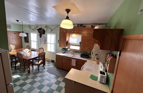 Robinson House | Flatland Lodge