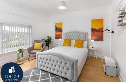 Liverpool House | FLATZY - 6 bed Oasis Close to Football Stadiums