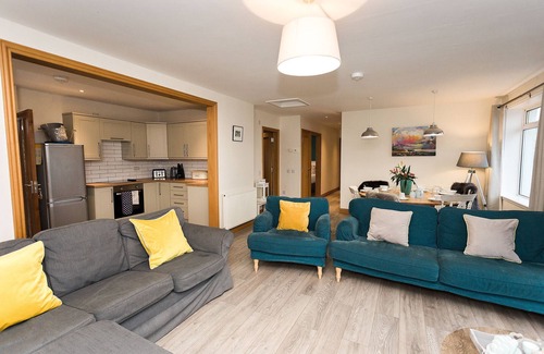 Gatehouse-of-Fleet Cottage | Fleet View - a cottage that sleeps 6 guests in 3 bedrooms