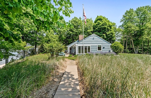 West Olive House | Fletcher Cottage | 4 Bed, 1.5 Bath