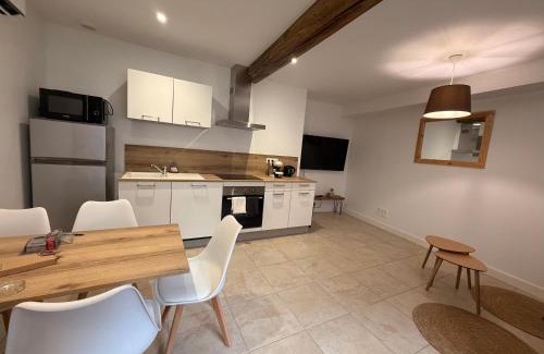 Lancie Apartment | Fleurie Appartement T2
