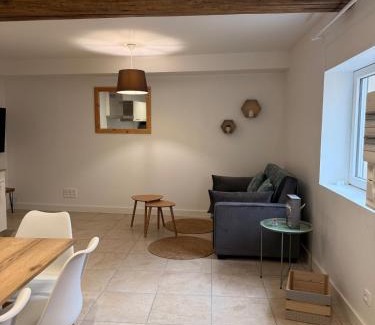 Lancie Apartment | Fleurie Appartement T2