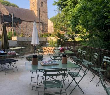 Saint-Brieuc-des-Iffs Hotel | Fleurs de lin