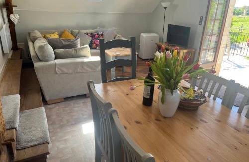 Corgnac-sur-l'Isle Apartment | Fleurs sauvages a Rebeuse NEW HOSTS Full of nature