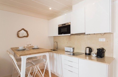 Mouraria Apartment | FLH Anjos Lovely Apartment