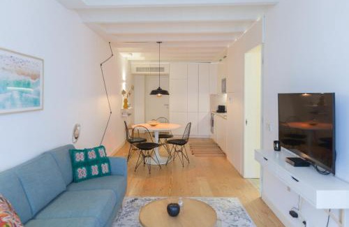 Bairro Alto Apartment | FLH Bairro Alto Balcony with River View