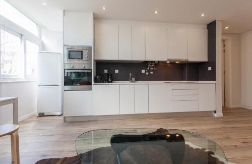 Santo Condestavel Apartment | FLH Campo de Ourique Bright Apartment