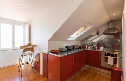 Misericordia Apartment | FLH Chiado Skyline