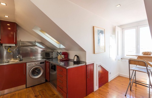 Misericordia Apartment | FLH Chiado Skyline