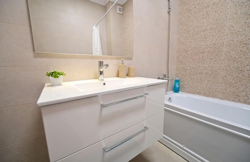 Selimbar Apartment | FLH - Indoor Apartament