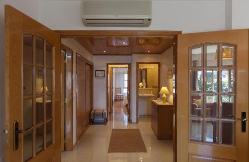Parede Apartment | FLH Parede Family Flat with Balcony