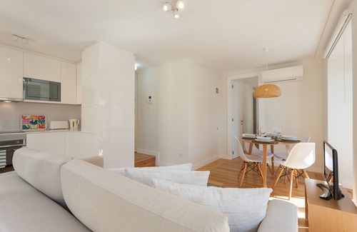 Santo Estevao Apartment | FLH Portas do Sol Cozy Flat