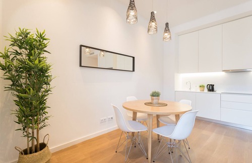 Baixa Apartment | FLH Restauradores Elegant Place