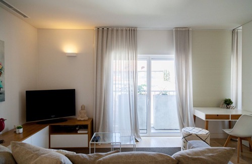 Sao Jorge de Arroios Apartment | FLH Saldanha Minimalist Flat