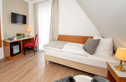 Lilienthal Hotel | Fliegendes Perlhuhn