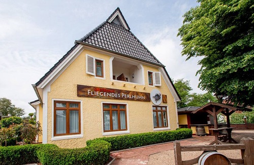Lilienthal Hotel | Fliegendes Perlhuhn