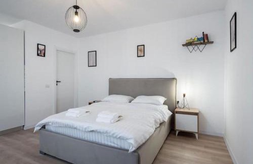 Otopeni Apartment | Flight One - Modern Studio Near Therme & Airport