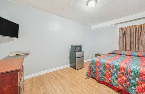 Flint Hotel | Flint Motel by OYO MI Near I-475