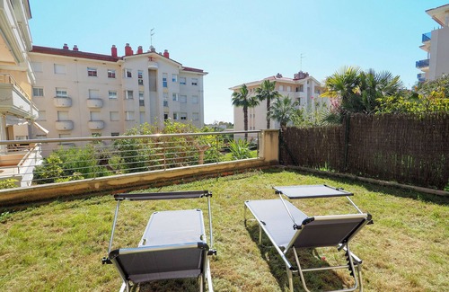 Vallpineda Apartment | Flip Flop Beach Apartment by Hello Homes Sitges