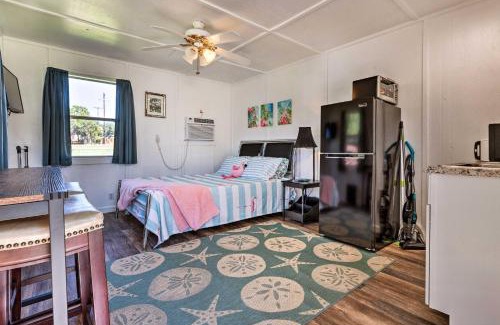 Canyon Lake Apartment | Flirty Flamingo Studio 1 Mi to Canyon Lake