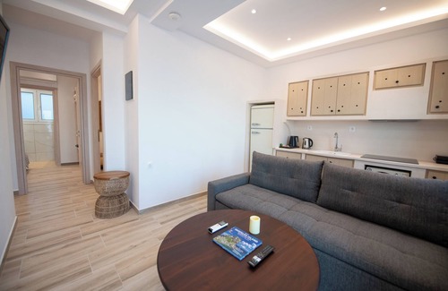Loutraki Apartment | Flisvos Beachfront Apartments