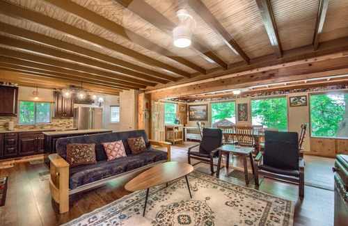 New Braunfels House | Floating dock, Canoe, Kayaks! Guadalupe Riverfront!