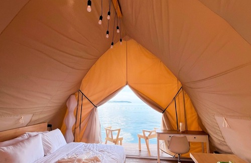 Kaputian Boat Rental | Floating Home in Reef Resort Unit 13