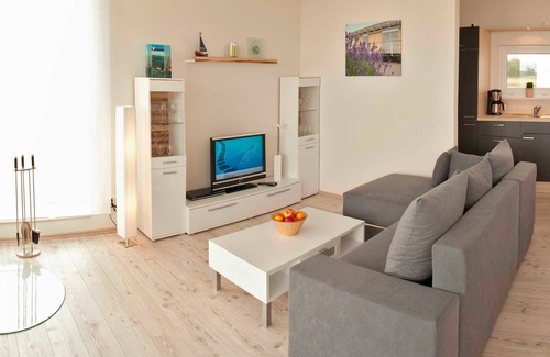 Kroeslin House | Floating House 1 Struck with fireplace - 01. Floating Houses (95 m²) with fireplace