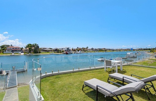 Port Macquarie House | Floating on the Canals - 80 Commodore Cres
