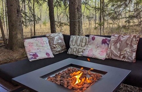 Winfield House | Floating Treehouse Cocoon - The Firefly