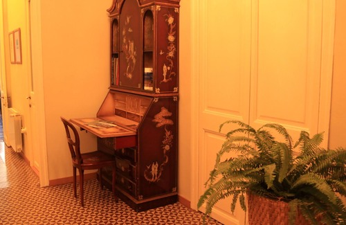 Old Town Condo | Floor in noble building in front of the Cathedral of Tarragona.
