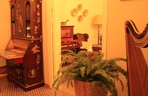 Old Town Condo | Floor in noble building in front of the Cathedral of Tarragona.