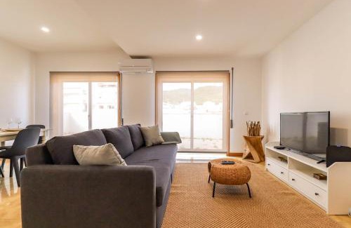 Vila Praia de Ancora Apartment | Flor do Mar - Spacious Apartment with Balcony