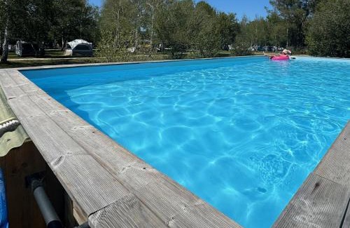 Naujac-Sur-Mer Bed & Breakfast | FLOR La Roulotte du Médoc
